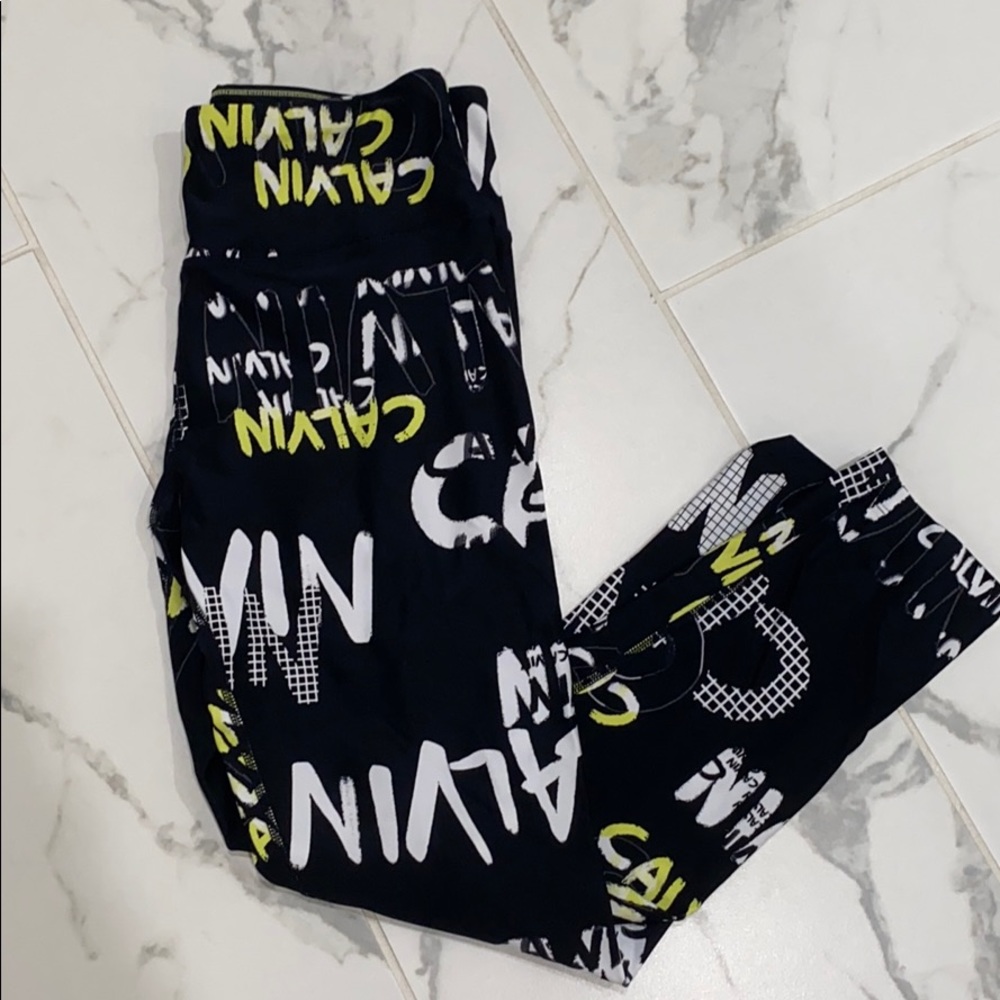 Calvin Klein graphic logo Capri leggings